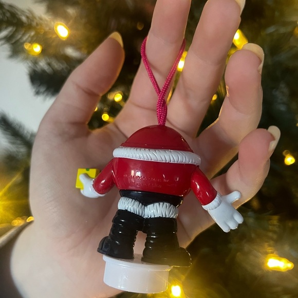 ❤️ 2012 M&Ms Red Christmas Ornament - Picture 2 of 2